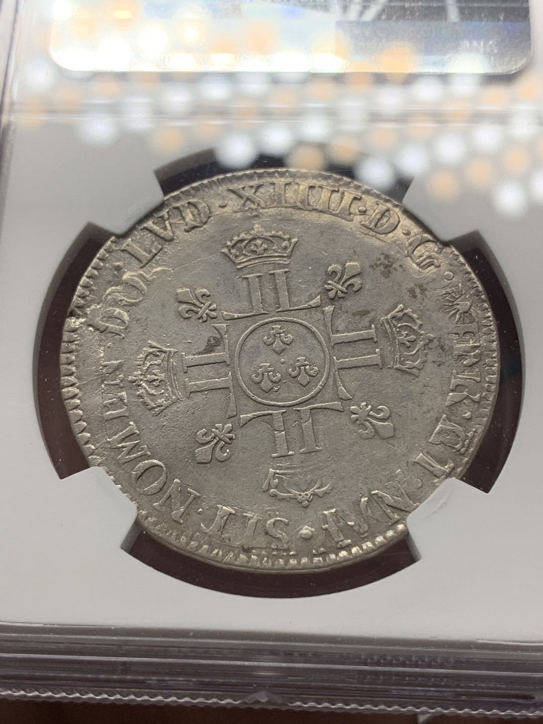 《竞宝斋》钱币微拍-第15场-本周日，周一2场连拍（全场顺丰包邮） NGC-XF 法国 1701年 路易十四 1/2埃居 银币 两面的图文都很清晰 已经算好品了