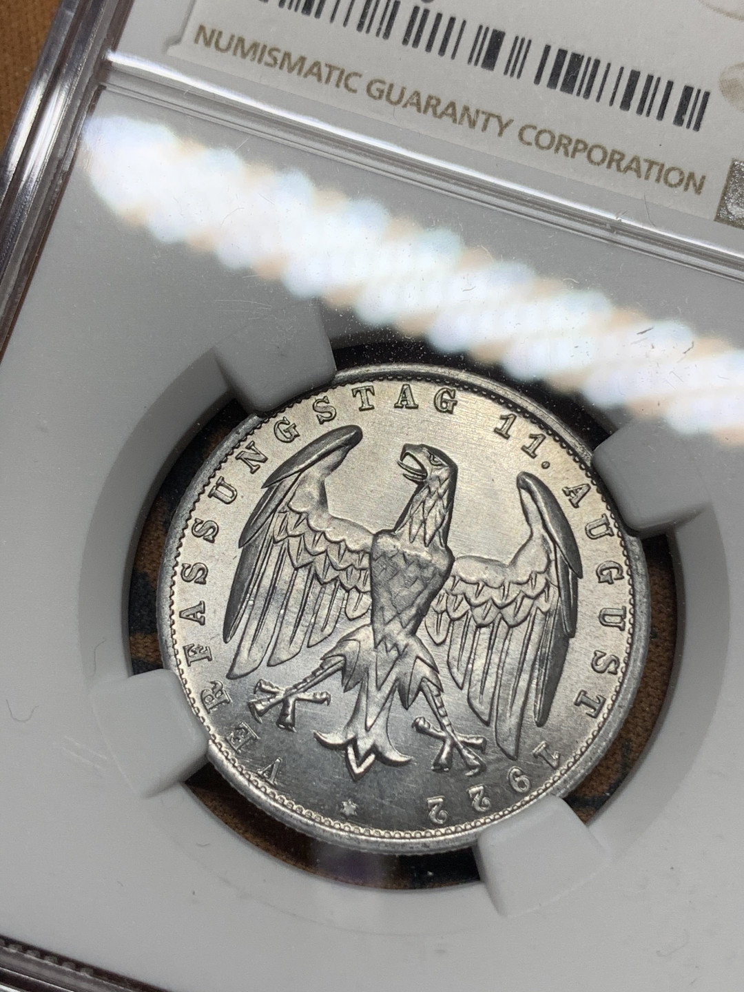 《竞宝斋》钱币微拍-第15场-本周日，周一2场连拍（全场顺丰包邮） NGC-MS64/65 德国 魏玛共和国 1922年3马克 一对 