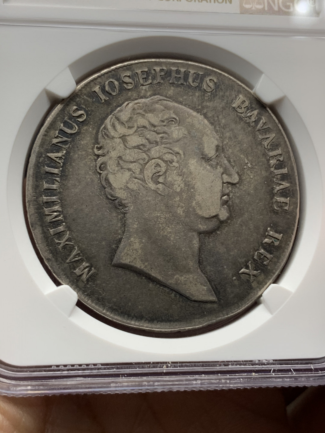 《竞宝斋》钱币微拍-第15场-本周日，周一2场连拍（全场顺丰包邮） NGC-XF40 德国 巴伐利亚 1809年  剑和权杖大泰勒银币 原味包浆 基本都没没分品种，这枚难得