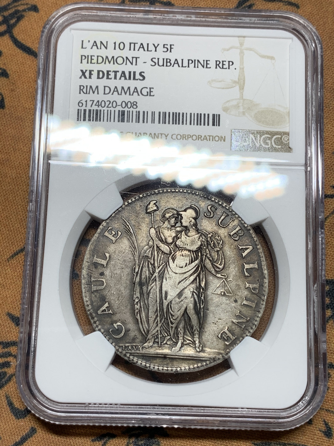 《竞宝斋》钱币微拍-第15场-本周日，周一2场连拍（全场顺丰包邮） 原味 高细节 意大利 山麓（常称为山南）共和国 1801年 LAN10   5法郎大银币   MS63的价格已经超过4W