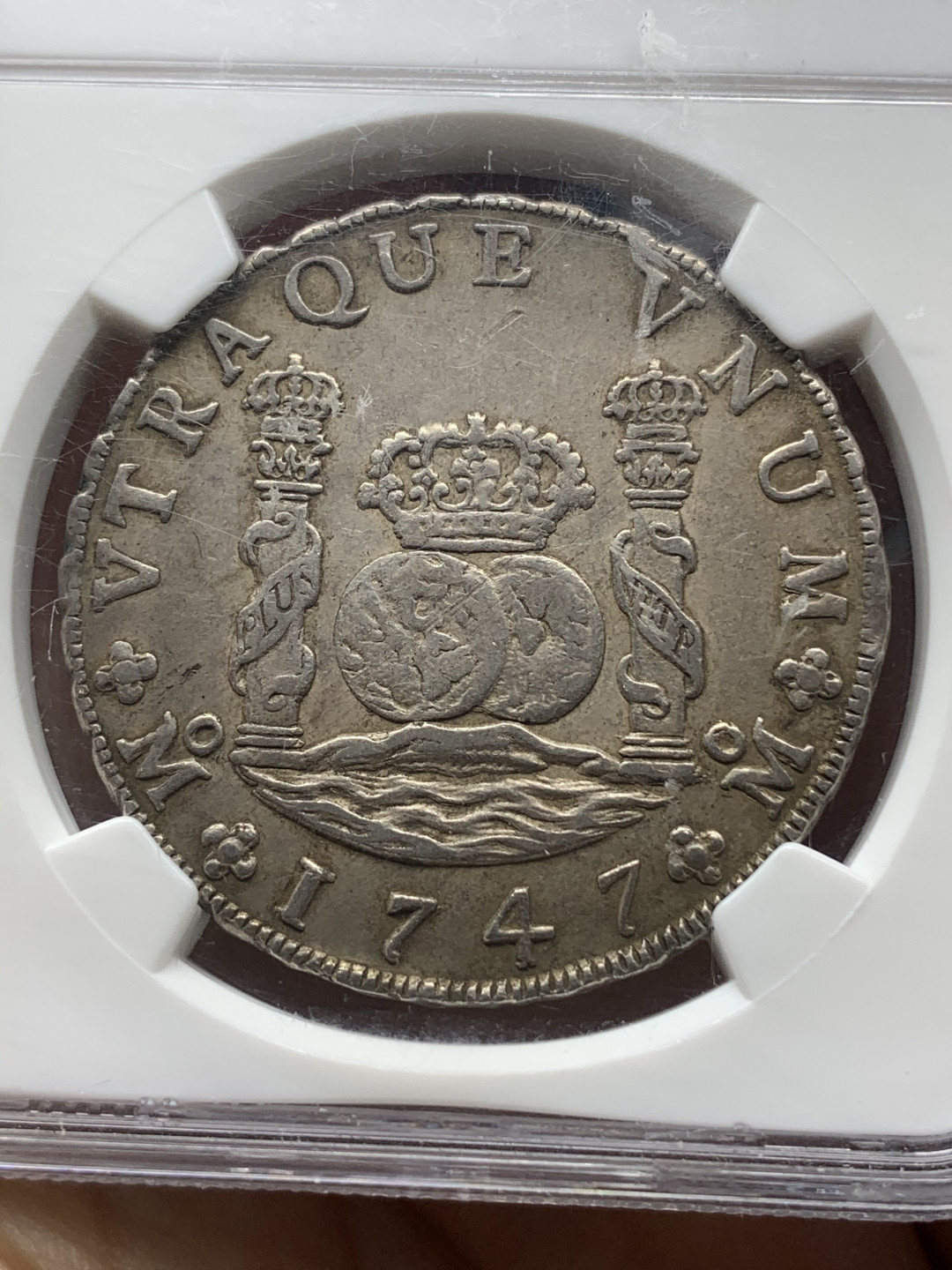 《竞宝斋》钱币微拍-第15场-本周日，周一2场连拍（全场顺丰包邮） 1747 费六（首年） Ngcxf45 费迪南德六世(西班牙语:Fernando VI波旁王朝的西班牙国王1746年7月9日-1759年在位)盒子有小裂 换盒不贵又快