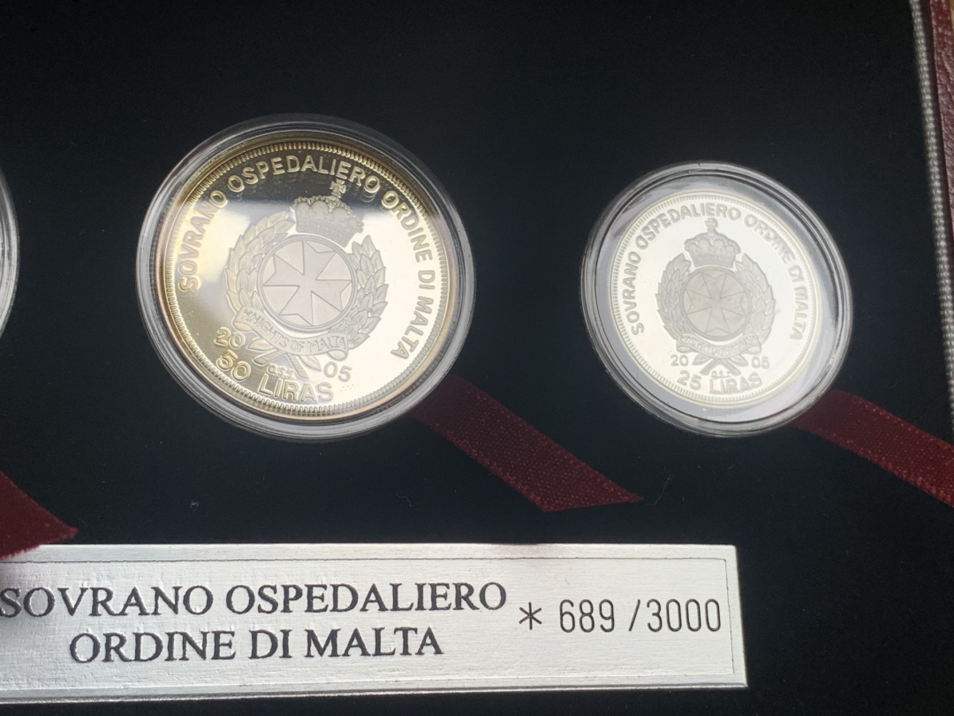 《竞宝斋》钱币微拍-第15场-本周日，周一2场连拍（全场顺丰包邮） 原盒证书 马耳他2005年 25/50/100/200里拉 1/4盎司到2盎司精制教皇纪念币 1盎司镀金 完美状态