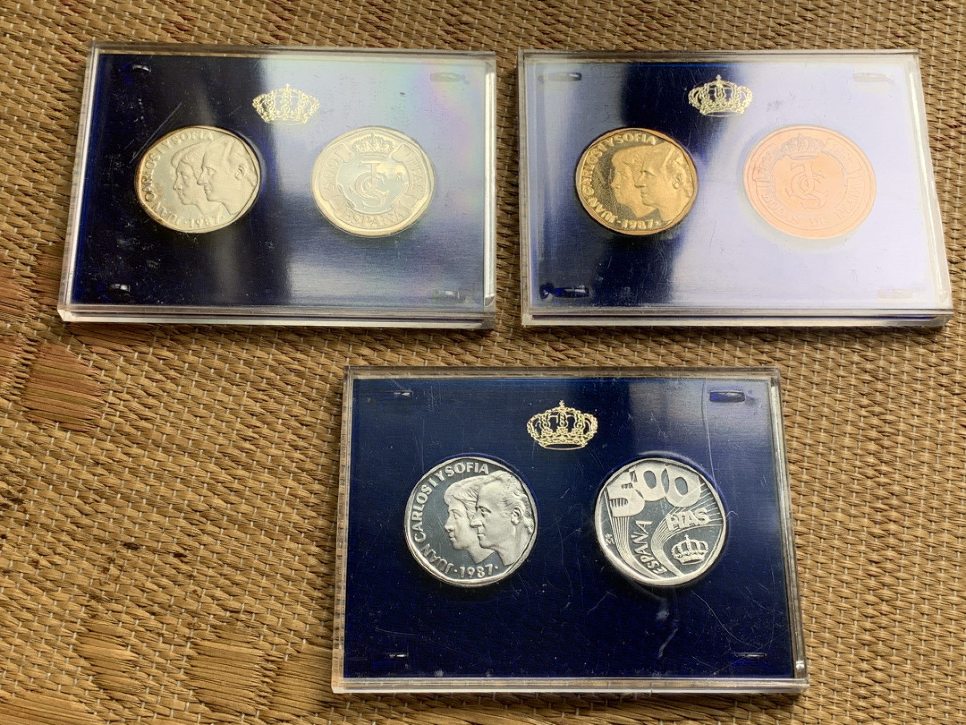 《竞宝斋》钱币微拍-第15场-本周日，周一2场连拍（全场顺丰包邮） 原盒证书 西班牙1987年 6枚套 样币和章 其中2枚是925银币 少见