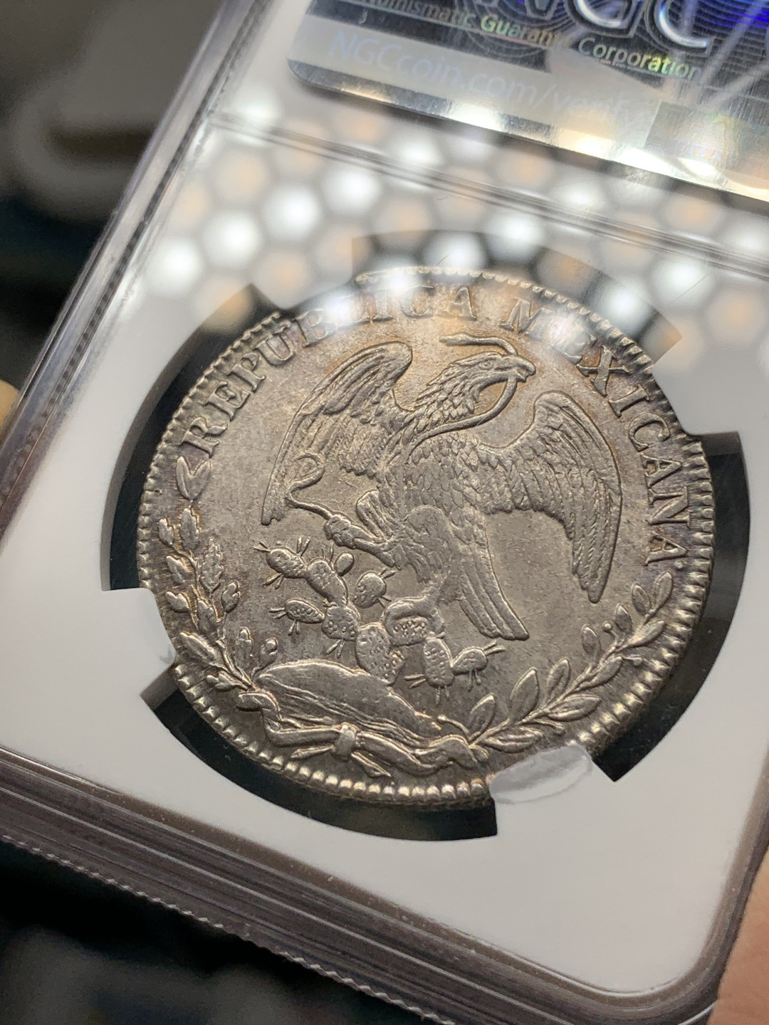 《竞宝斋》钱币微拍-第15场-本周日，周一2场连拍（全场顺丰包邮） NGC-AU58  墨西哥 1837年 8 里亚尔  瓜纳华托厂  银币      五彩  早期GO老鹰 