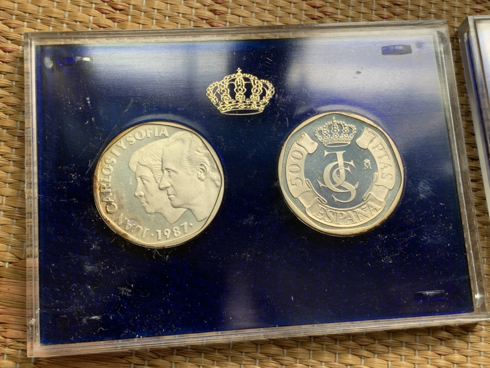 《竞宝斋》钱币微拍-第15场-本周日，周一2场连拍（全场顺丰包邮） 原盒证书 西班牙1987年 6枚套 样币和章 其中2枚是925银币 少见