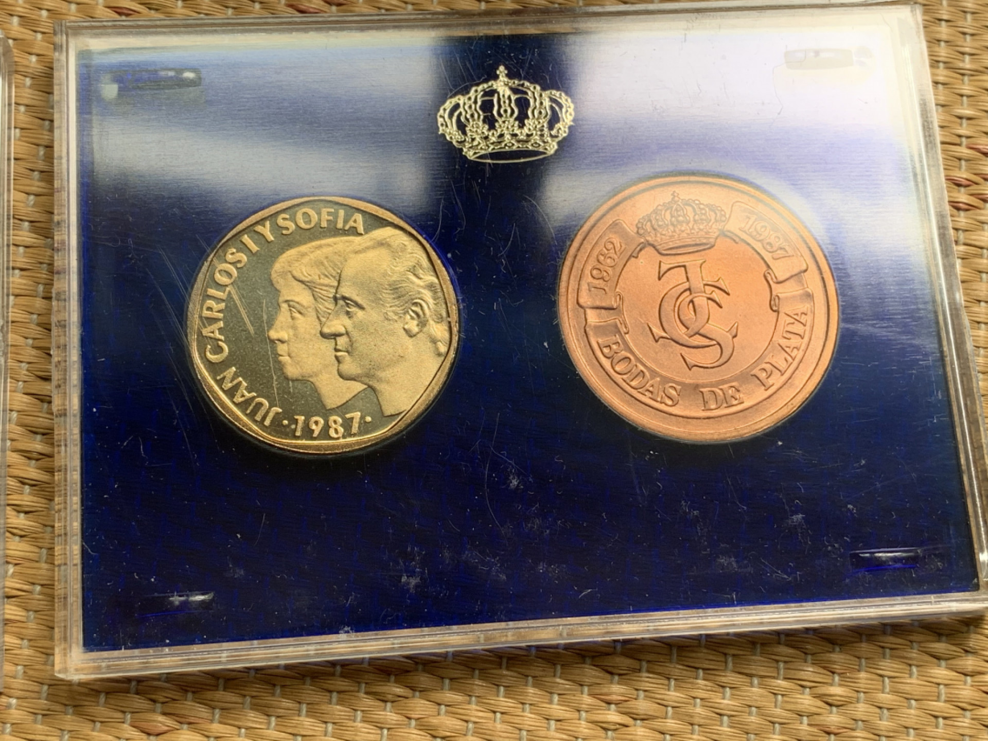 《竞宝斋》钱币微拍-第15场-本周日，周一2场连拍（全场顺丰包邮） 原盒证书 西班牙1987年 6枚套 样币和章 其中2枚是925银币 少见