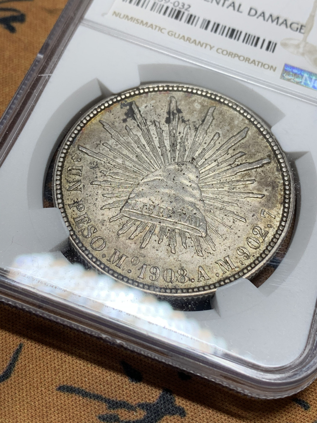 《竞宝斋》钱币微拍-第15场-本周日，周一2场连拍（全场顺丰包邮） NGC-UNCD 墨西哥 1908年 1 比索  直边  银币      原味