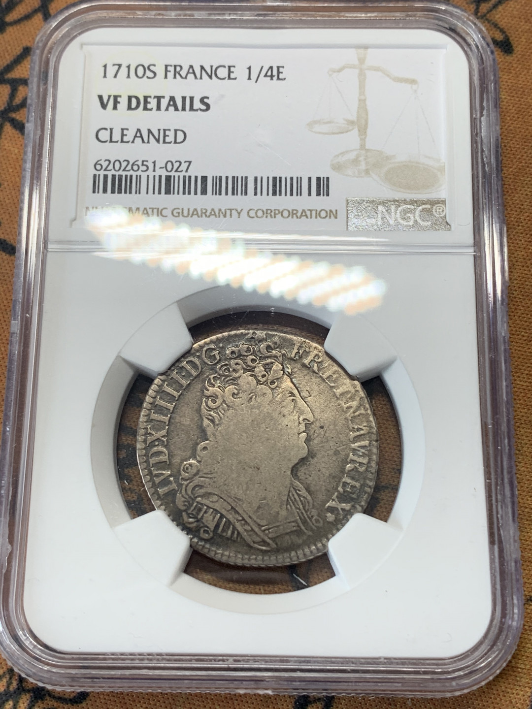 《竞宝斋》钱币微拍-第15场-本周日，周一2场连拍（全场顺丰包邮） NGC-VF 法国路易十四1710-S年 皇冠版 1/4埃居 银币 老包浆还是不给分说清洗了，可惜