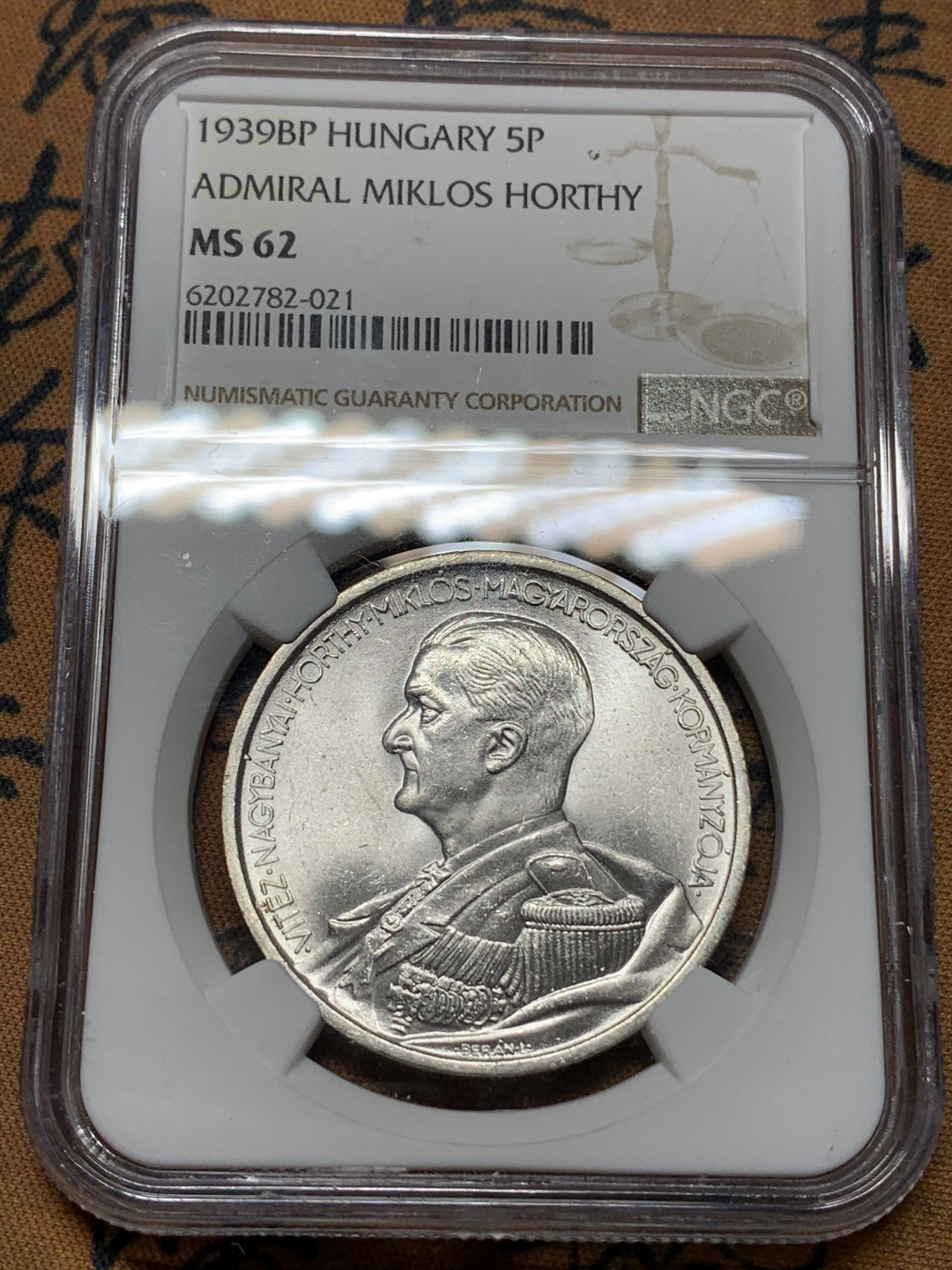 《竞宝斋》钱币微拍-第15场-本周日，周一2场连拍（全场顺丰包邮） NGC MS62匈牙利1939年5潘果 光线十足 白净耐看