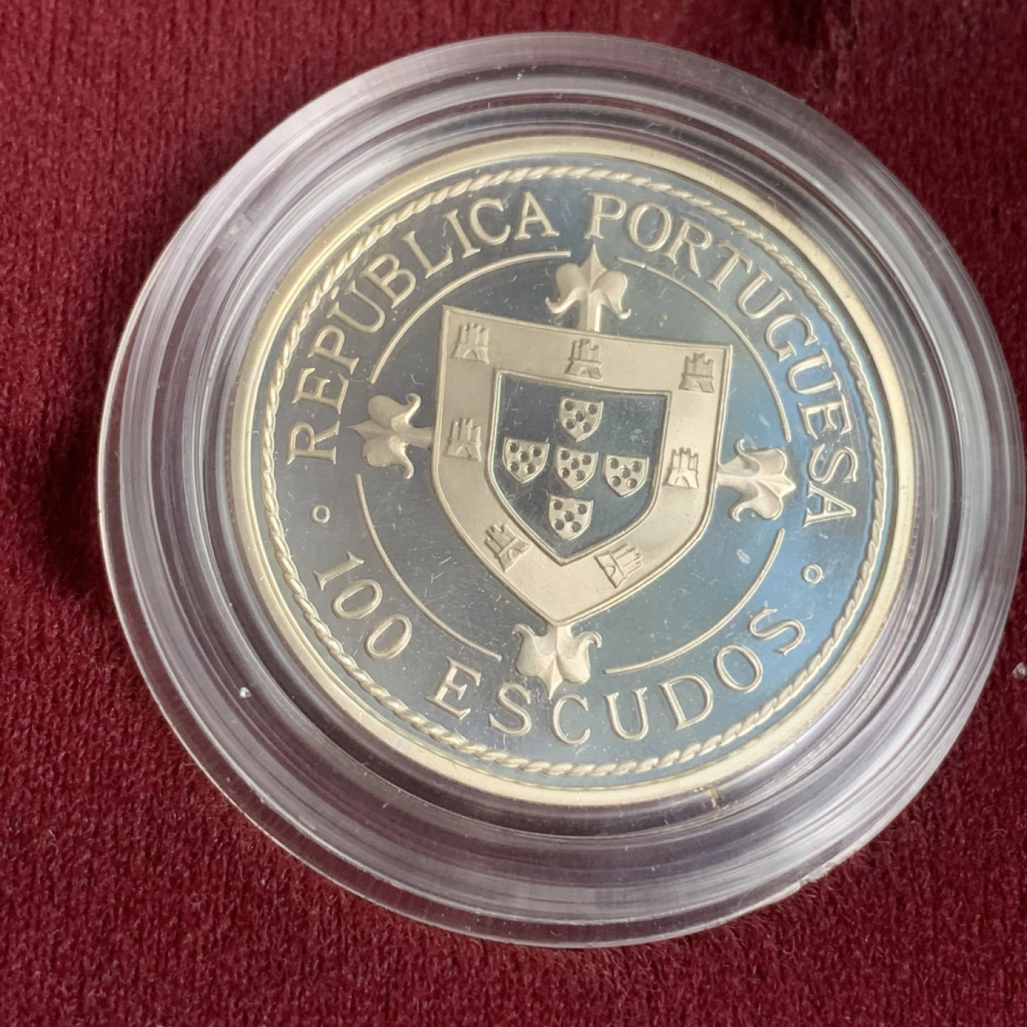 《竞宝斋》钱币微拍-第15场-本周日，周一2场连拍（全场顺丰包邮） 原盒证书 葡萄牙1987年 大航海 100ESC 精铸银币 925银 完美状态