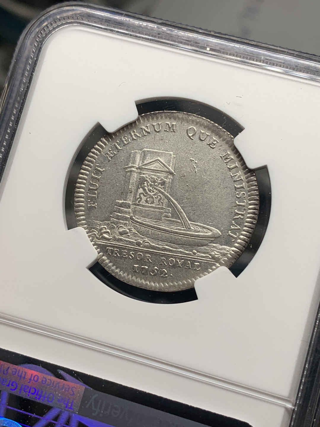 《竞宝斋》钱币微拍-第15场-本周日，周一2场连拍（全场顺丰包邮） NGC-AU 法国 1752年路易十五 皇家财政部 JETON 银币 细节很好带光 品不错