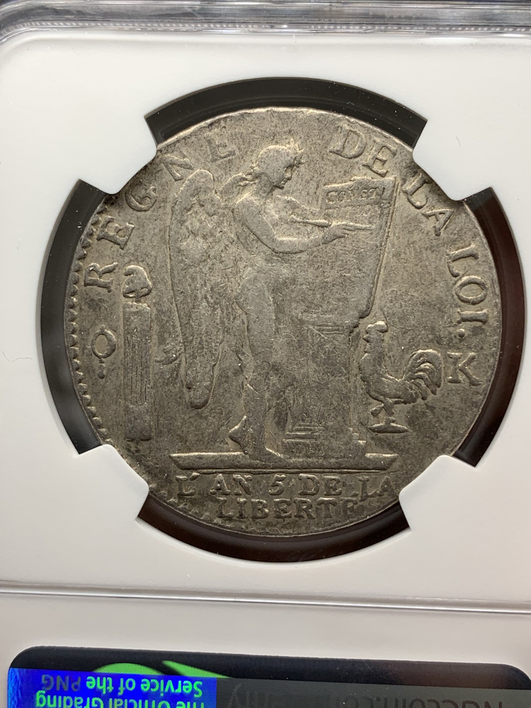 《竞宝斋》钱币微拍-第15场-本周日，周一2场连拍（全场顺丰包邮） NGC- 法国 1793年K版 路易十六 天使埃居 大银币   比较有意义的年份  状态不错，原味带底光 这个分给的惊人  喜欢不要错过