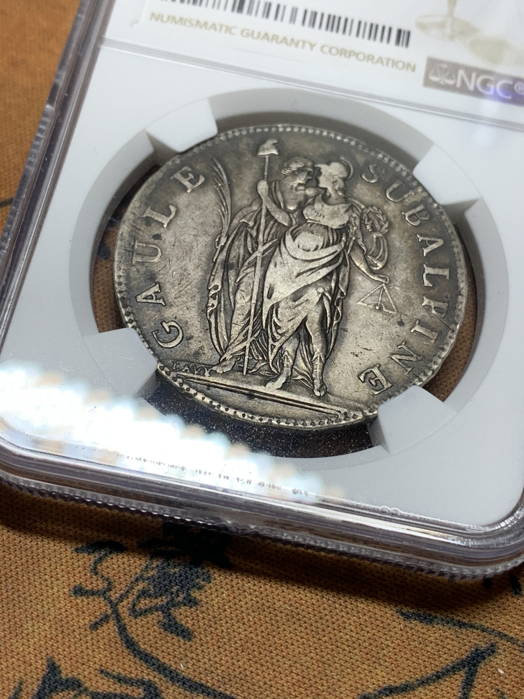 《竞宝斋》钱币微拍-第15场-本周日，周一2场连拍（全场顺丰包邮） 原味 高细节 意大利 山麓（常称为山南）共和国 1801年 LAN10   5法郎大银币   MS63的价格已经超过4W