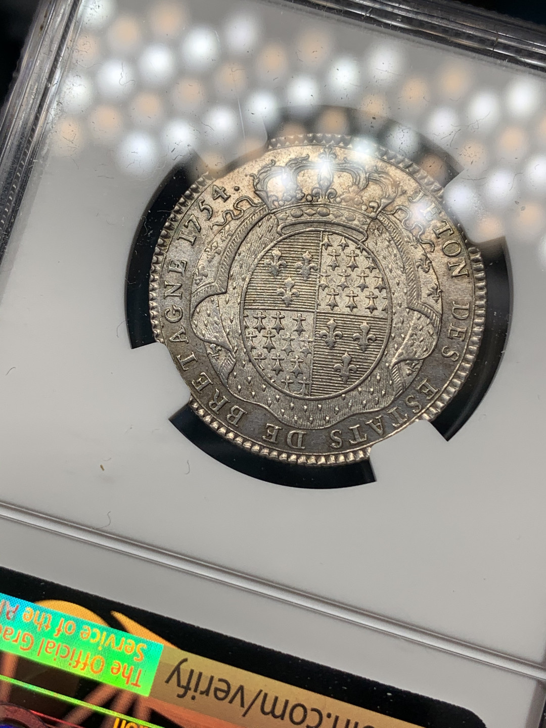 《竞宝斋》钱币微拍-第15场-本周日，周一2场连拍（全场顺丰包邮） NGC-AU 法国 1754年路易十五 国王和健康女神雕像 布列塔尼州凯旋而归JETON 银币 稀少品种