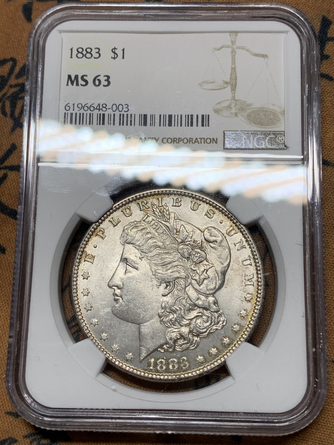 《竞宝斋》钱币微拍-第15场-本周日，周一2场连拍（全场顺丰包邮） NGC-MS63 美国 1883 年 摩根 银币 细节很好 光度十足
