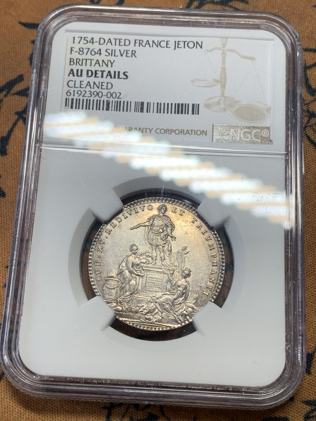 《竞宝斋》钱币微拍-第15场-本周日，周一2场连拍（全场顺丰包邮） NGC-AU 法国 1754年路易十五 国王和健康女神雕像 布列塔尼州凯旋而归JETON 银币 稀少品种