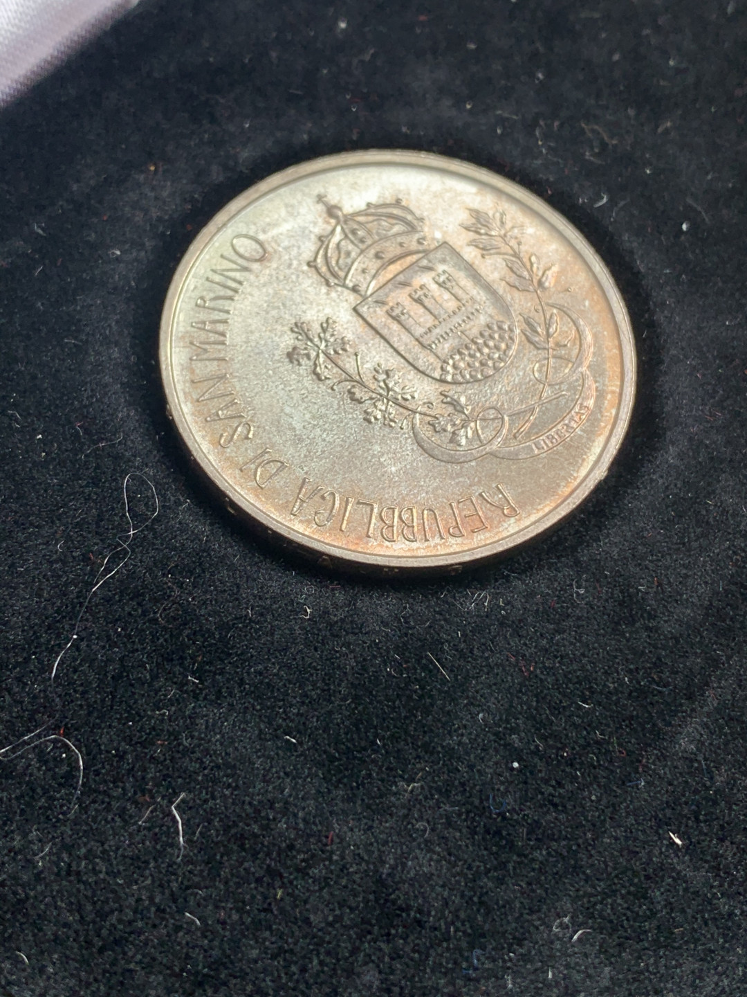 《竞宝斋》钱币微拍-第15场-本周日，周一2场连拍（全场顺丰包邮） 原盒证书 圣马力诺1981年 500/500/1000里拉 维吉尔逝世200周年纪念 银币 总重量36.6克 83.5%银