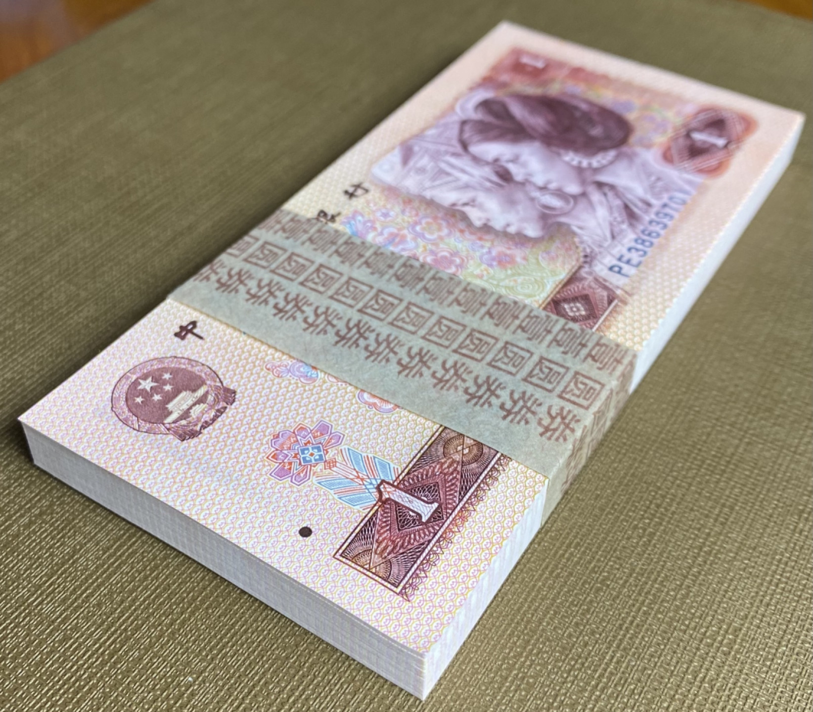 大黄蜂拍卖第30期 801金龙王稀冠PE38639701百连，绝品无斑