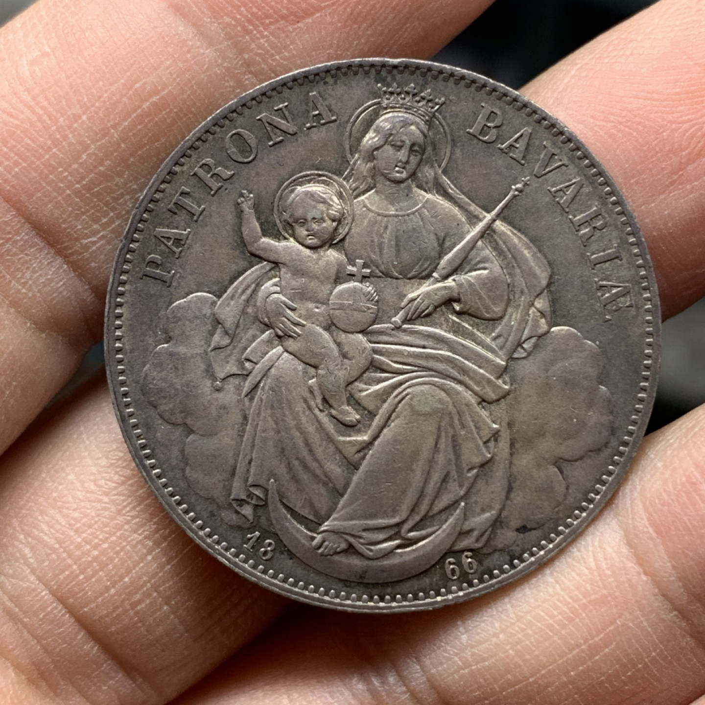 《竞宝斋》钱币微拍-第16场-本周日，周一2场连拍（全场顺丰包邮） 1866年 巴伐利亚 圣母抱婴泰勒   原状态五彩极好