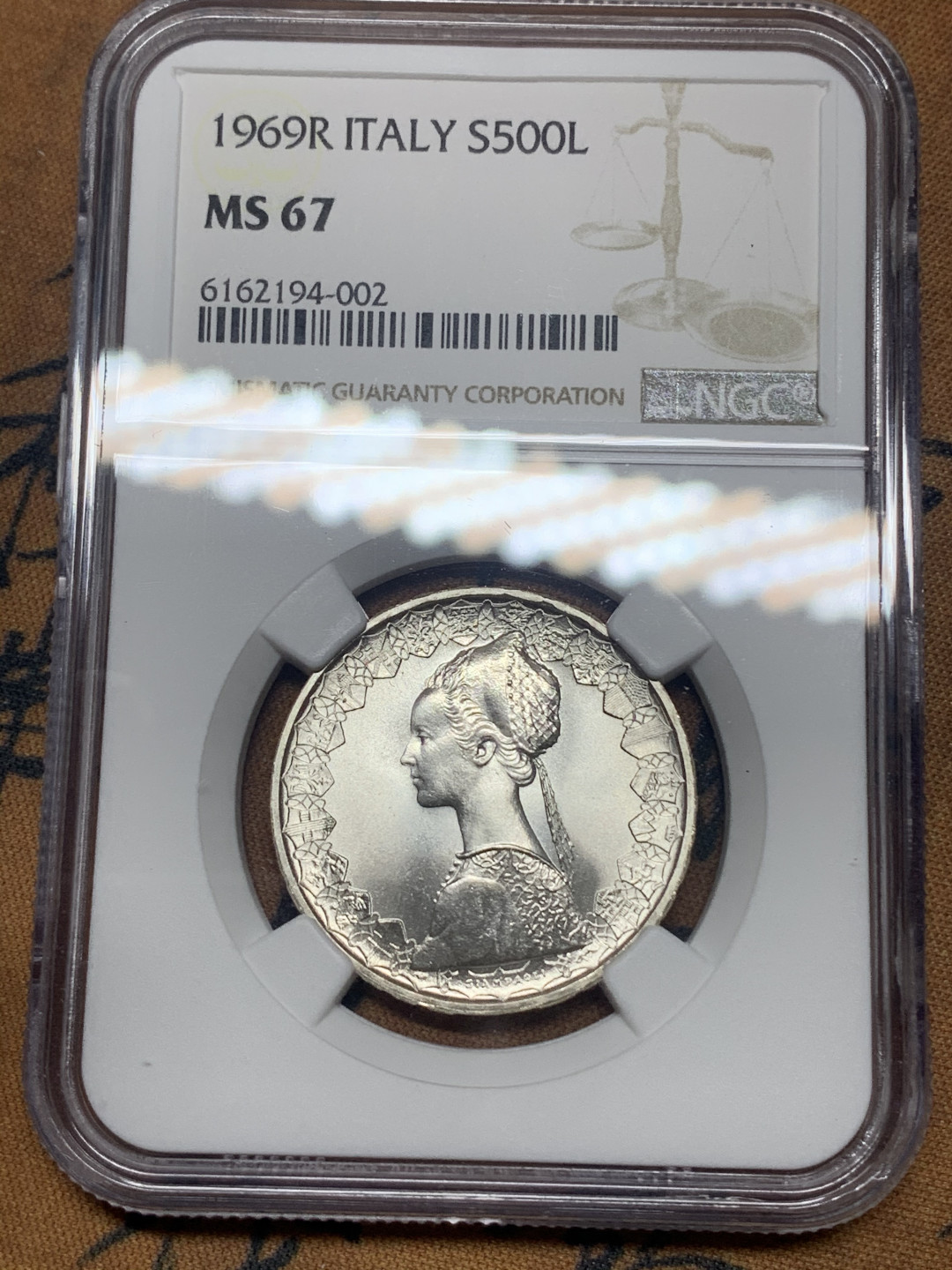 《竞宝斋》钱币微拍-第16场-本周日，周一2场连拍（全场顺丰包邮） ngc-ms67 意大利 1969年 500里拉银币 可爱帆船少女 亚军分 强车轮霜光