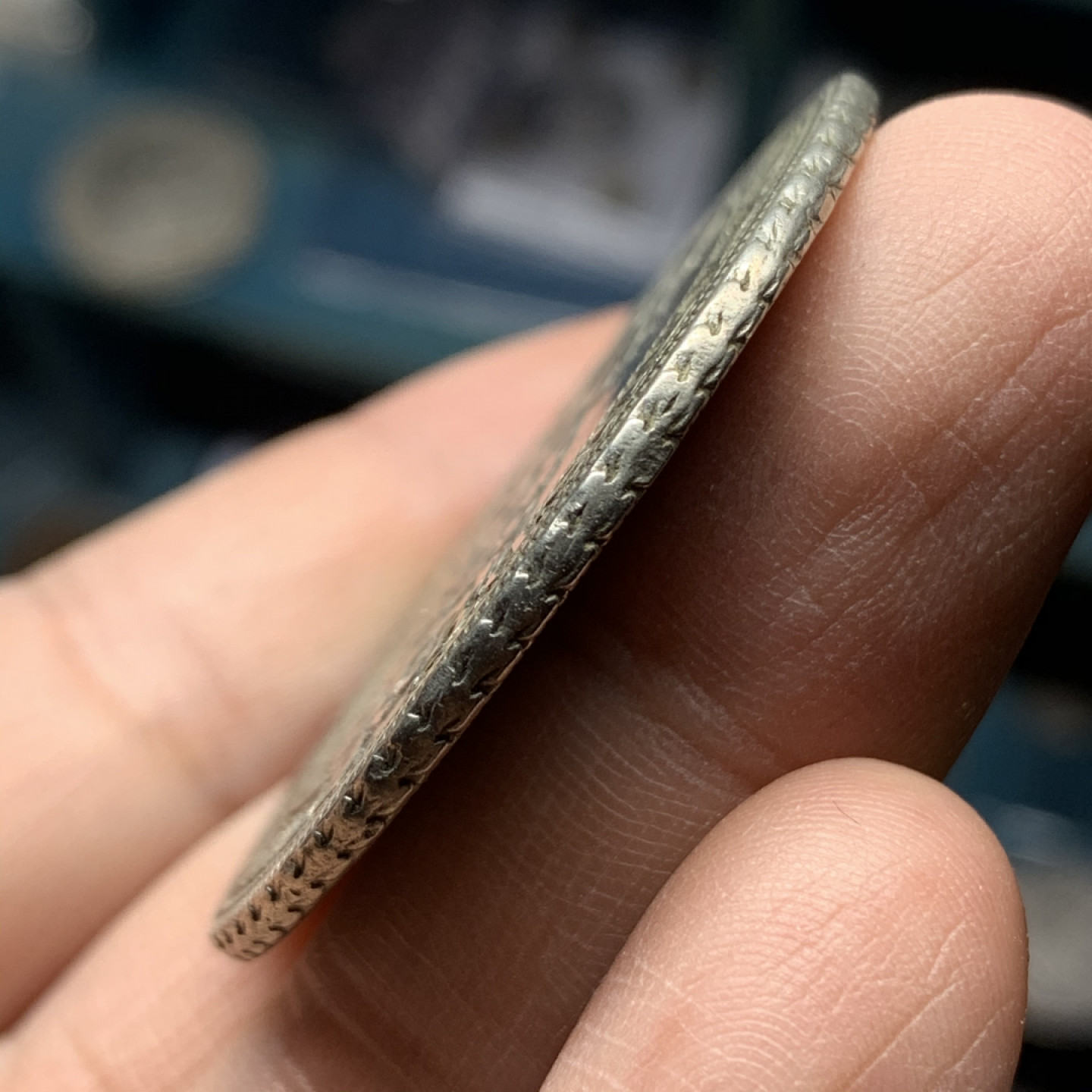 《竞宝斋》钱币微拍-第16场-本周日，周一2场连拍（全场顺丰包邮） 神圣罗马帝国 1695 年 猪嘴泰勒  （18-19世纪家族复刻版）正面5点处有标识