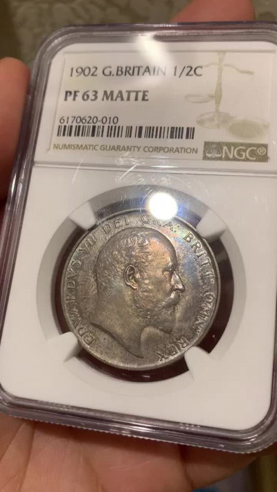 《竞宝斋》钱币微拍-第16场-本周日，周一2场连拍（全场顺丰包邮） NGC-PF63MATTE 英国1902 爱七1/2 Crown 经典MATTE包浆