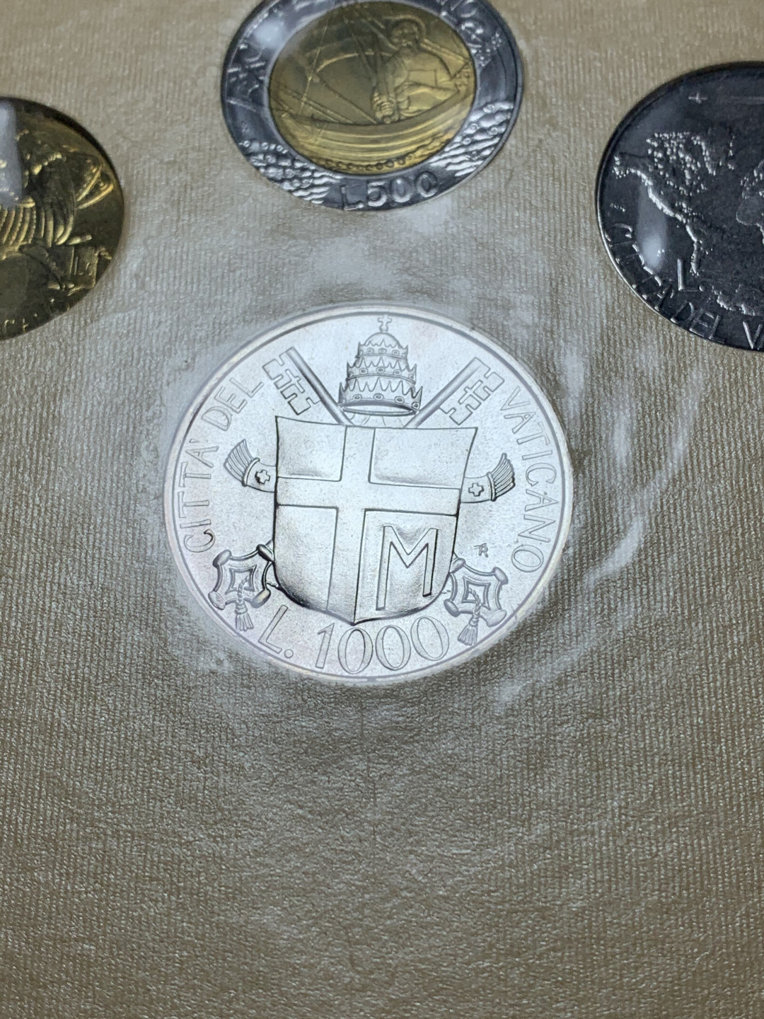 《竞宝斋》钱币微拍-第16场-本周日，周一2场连拍（全场顺丰包邮） 梵蒂冈1985年原装套币带银币