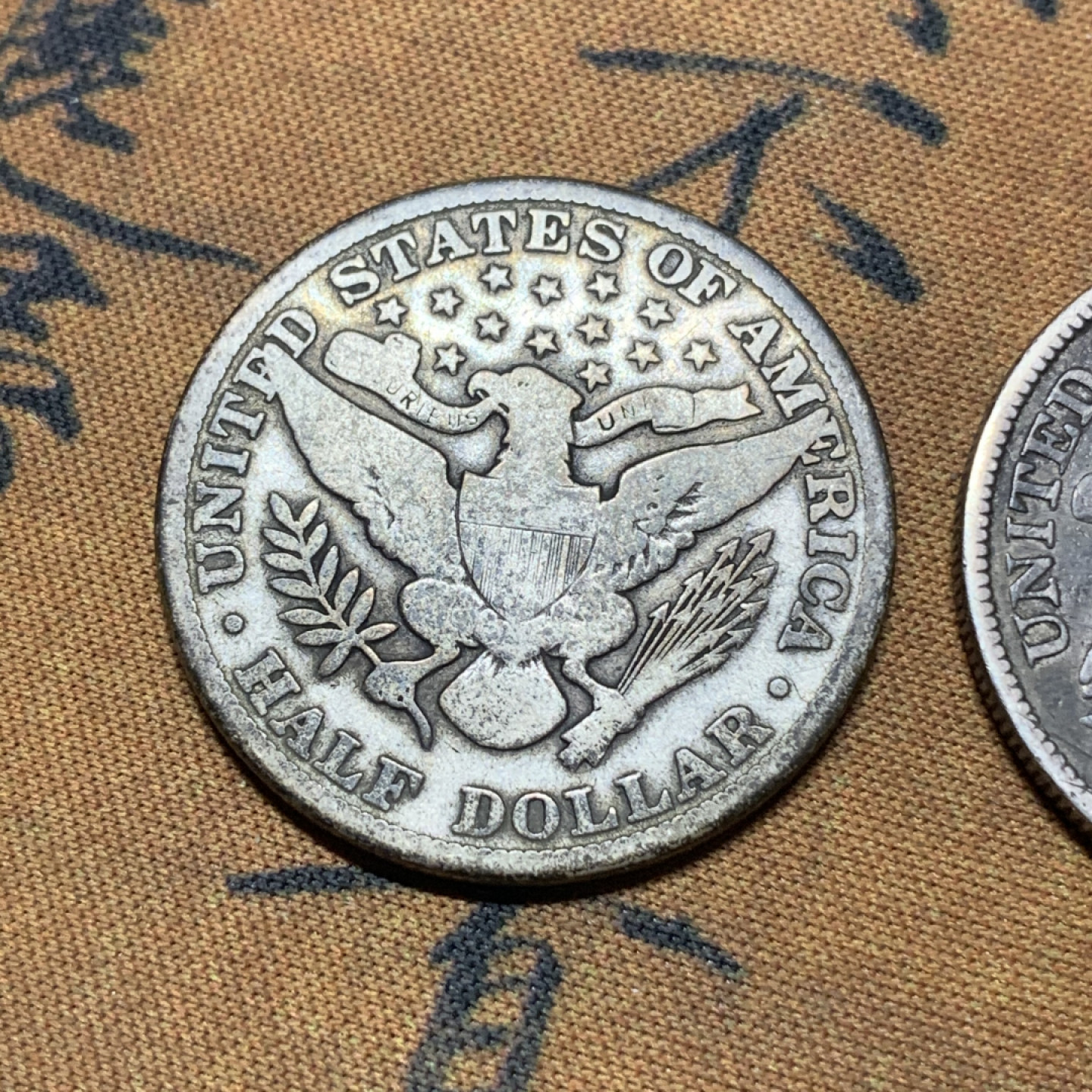 《竞宝斋》钱币微拍-第16场-本周日，周一2场连拍（全场顺丰包邮） 美国 1909+1876 半美元银币 一对 原味包浆 难得品种