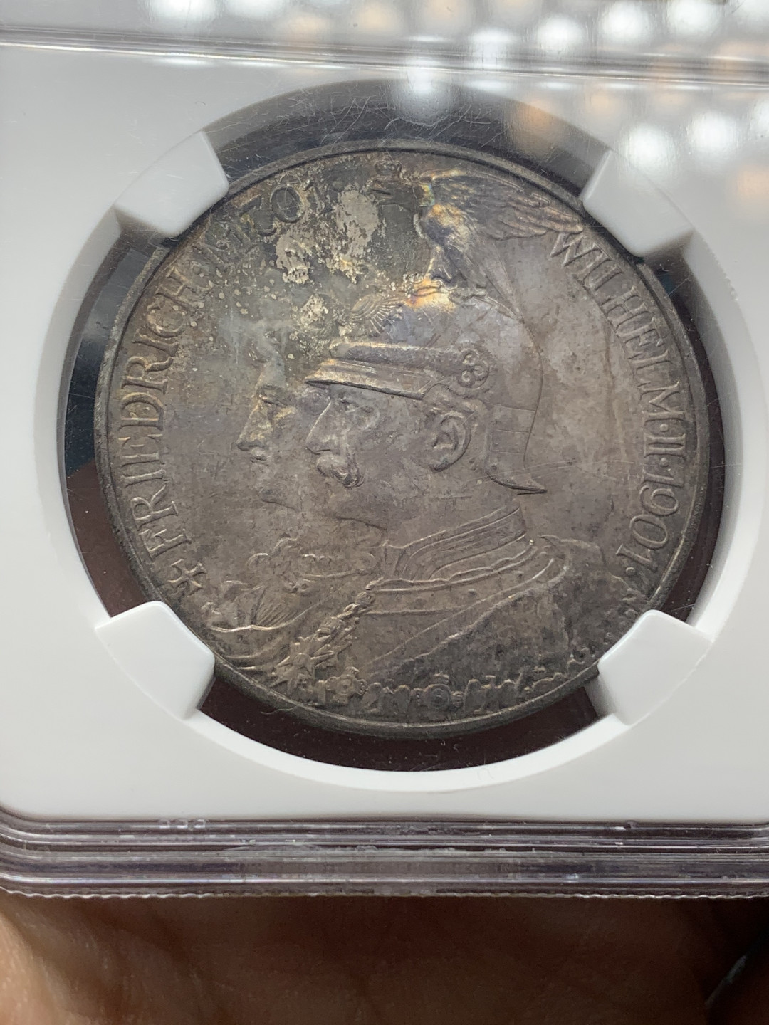 《竞宝斋》钱币微拍-第16场-本周日，周一2场连拍（全场顺丰包邮） ngc-ms63 1901年 德国普鲁士建国5马克 双面紫黑五彩究极浓郁包浆 国币大佬的最爱 实物惊艳