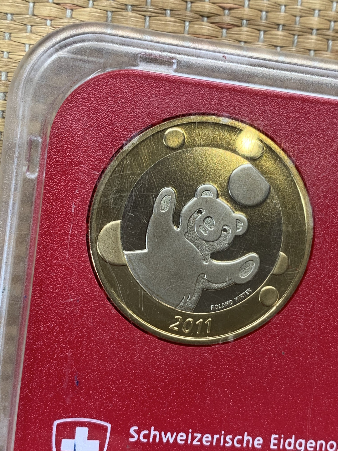 《竞宝斋》钱币微拍-第16场-本周日，周一2场连拍（全场顺丰包邮） 瑞士2011年原装套币带双色纪念章
