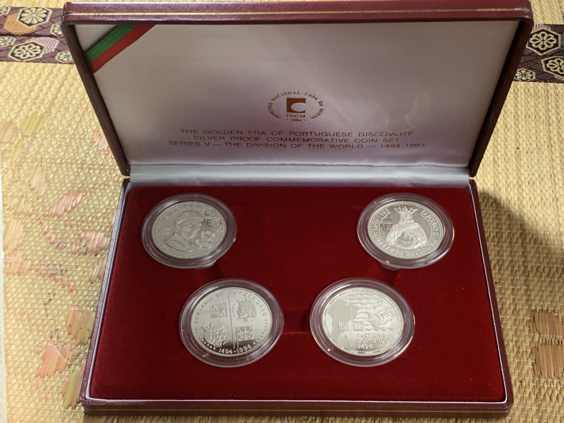 《竞宝斋》钱币微拍-第16场-本周日，周一2场连拍（全场顺丰包邮） 葡萄牙探索发现系列1994年原装精制大银4枚套 银币重106克