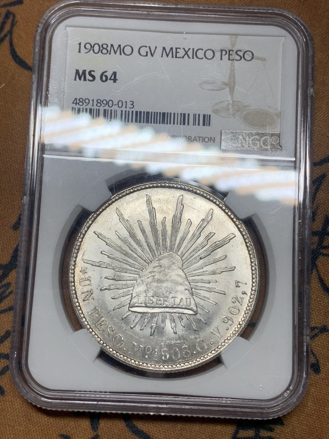 《竞宝斋》钱币微拍-第16场-本周日，周一2场连拍（全场顺丰包邮） NGC-MS64 墨西哥 1908  MO 1 比索  直边大飞鹰  超级粉光  潜力无限