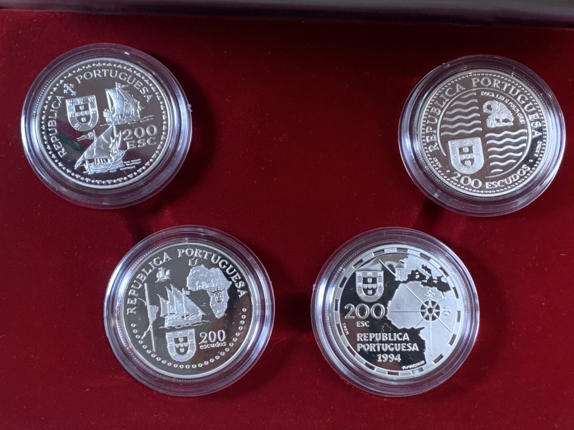 《竞宝斋》钱币微拍-第16场-本周日，周一2场连拍（全场顺丰包邮） 葡萄牙探索发现系列1994年原装精制大银4枚套 银币重106克