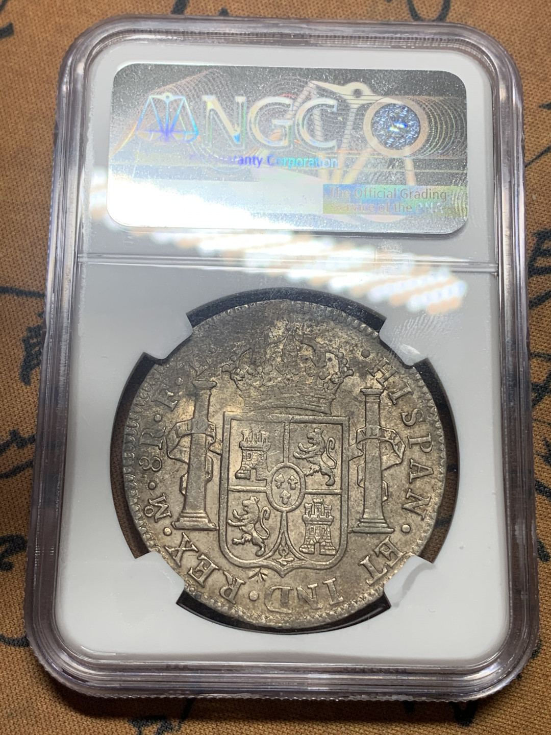 《竞宝斋》钱币微拍-第16场-本周日，周一2场连拍（全场顺丰包邮） NGC 评级 1801 年FT/FM 版别骑字 墨西哥 卡四双柱 8R大银币 原味包浆 细节出众