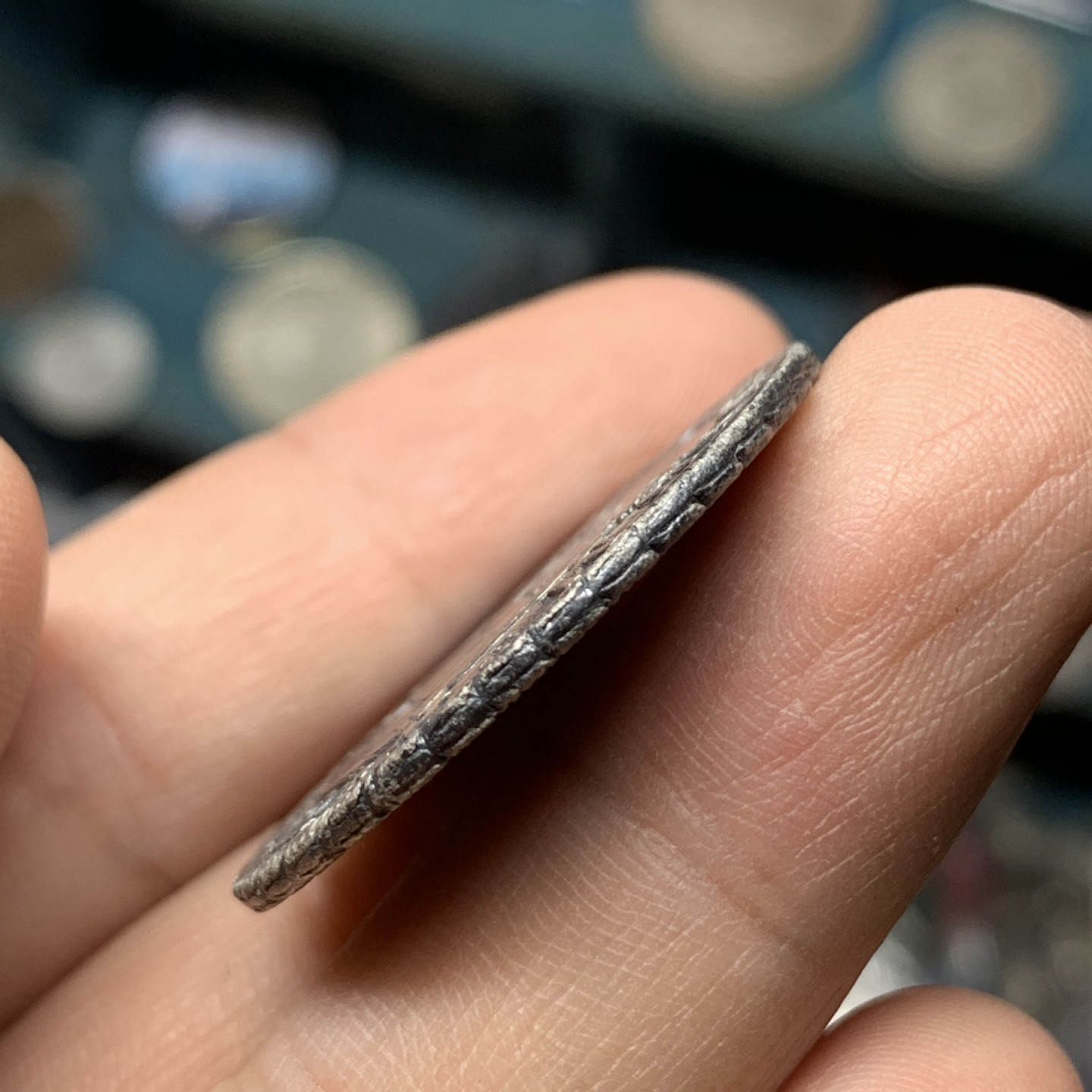 《竞宝斋》钱币微拍-第16场-本周日，周一2场连拍（全场顺丰包邮） 西属 墨西哥 1752年 费迪南六世 4R 银币 背面3点处有一个豁口