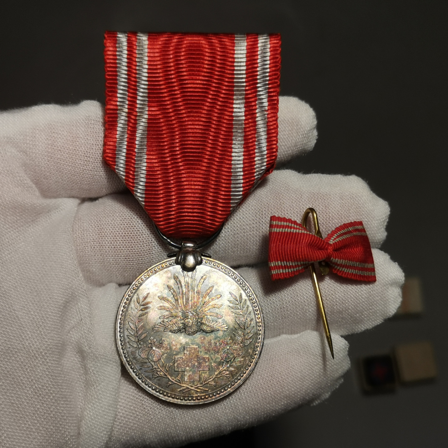 世界勋奖徽章第1期拍卖 赤十字社银质终身社员章