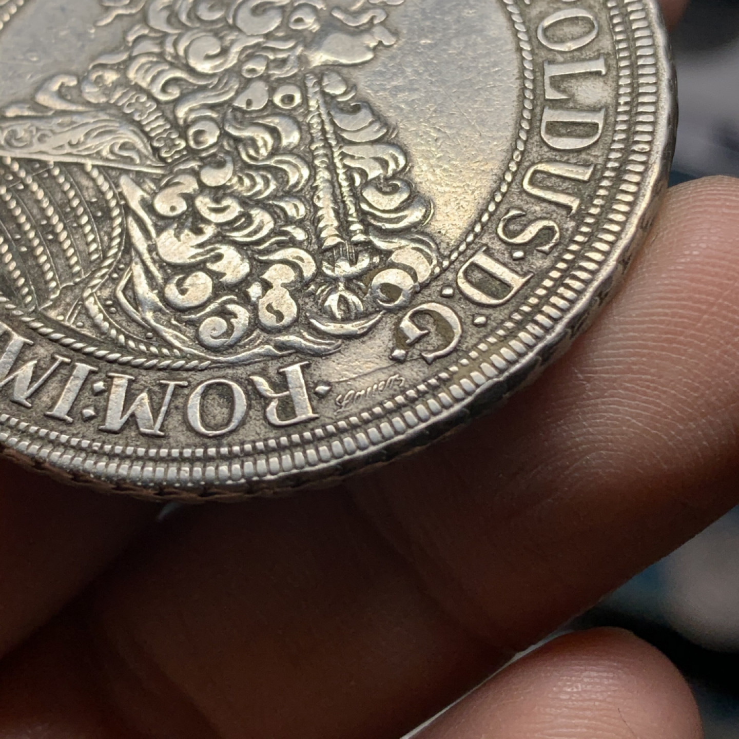 《竞宝斋》钱币微拍-第16场-本周日，周一2场连拍（全场顺丰包邮） 神圣罗马帝国 1695 年 猪嘴泰勒  （18-19世纪家族复刻版）正面5点处有标识