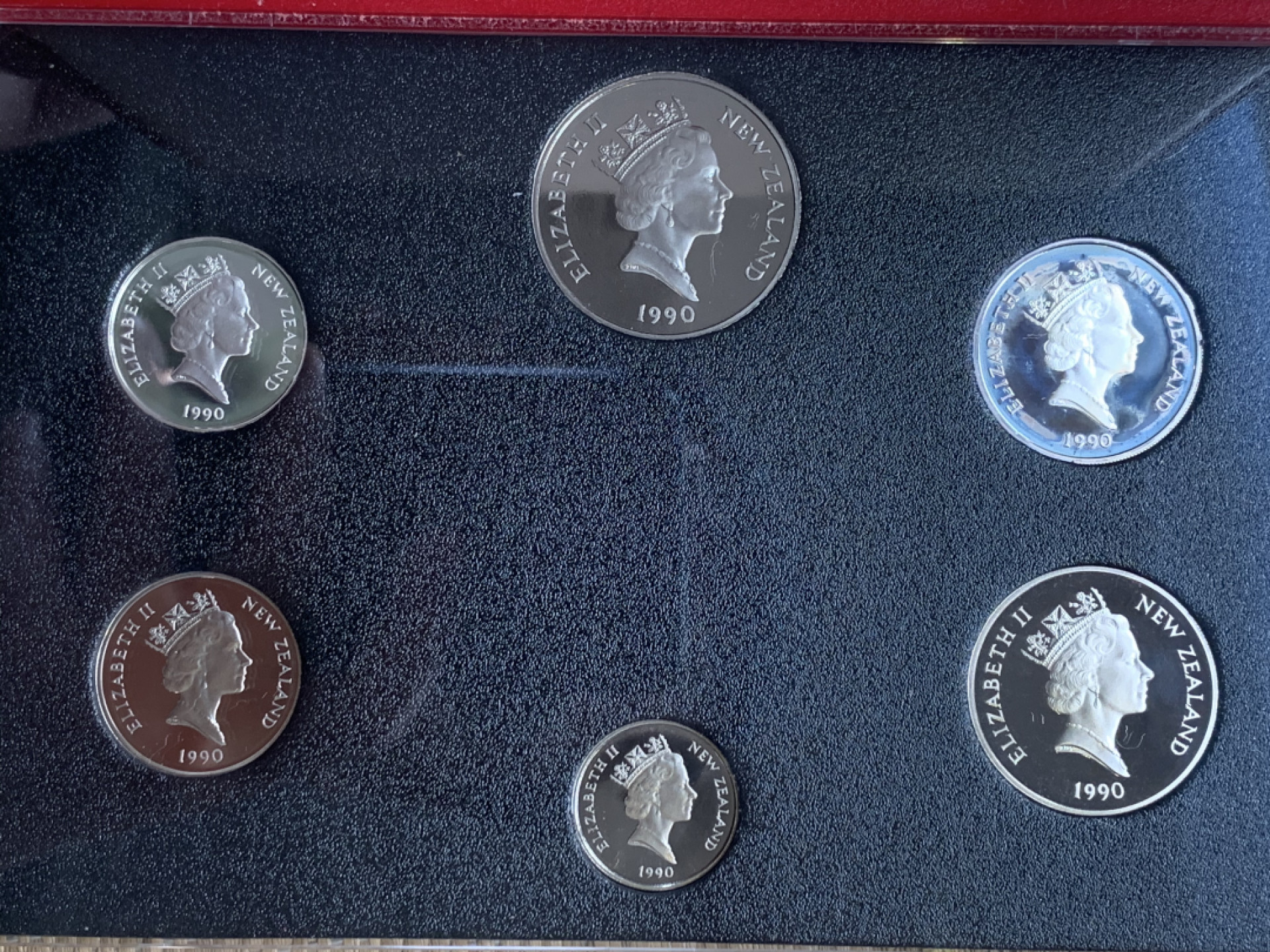 《竞宝斋》钱币微拍-第16场-本周日，周一2场连拍（全场顺丰包邮） 新西兰1990年原封精制套币带银币2枚