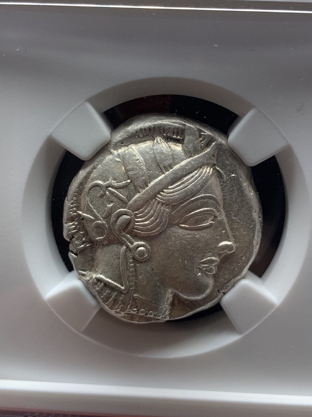 《竞宝斋》钱币微拍-第17场-本周日，周一2场连拍（全场顺丰包邮） NGC 评级 古希腊 CH-AU 双五分 公元前440-404年 正面为雅典娜女神 全脸币胚圆润，背面为呆萌猫头鹰  热门系列