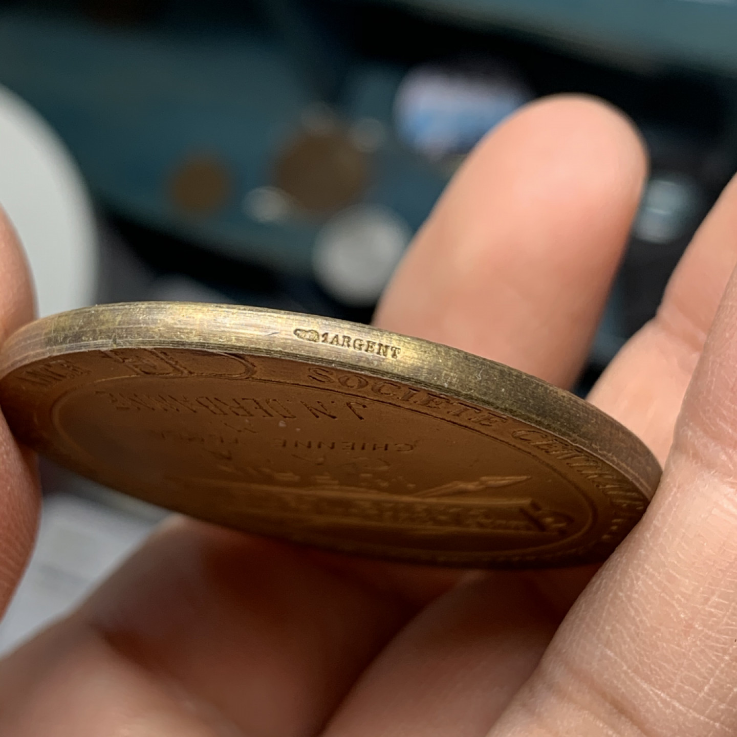 《竞宝斋》钱币微拍-第17场-本周日，周一2场连拍（全场顺丰包邮） 法国1910年镀金大银章 边铭为1ARGENT银标 （900银）镀金完好 43.5克，44.5mm