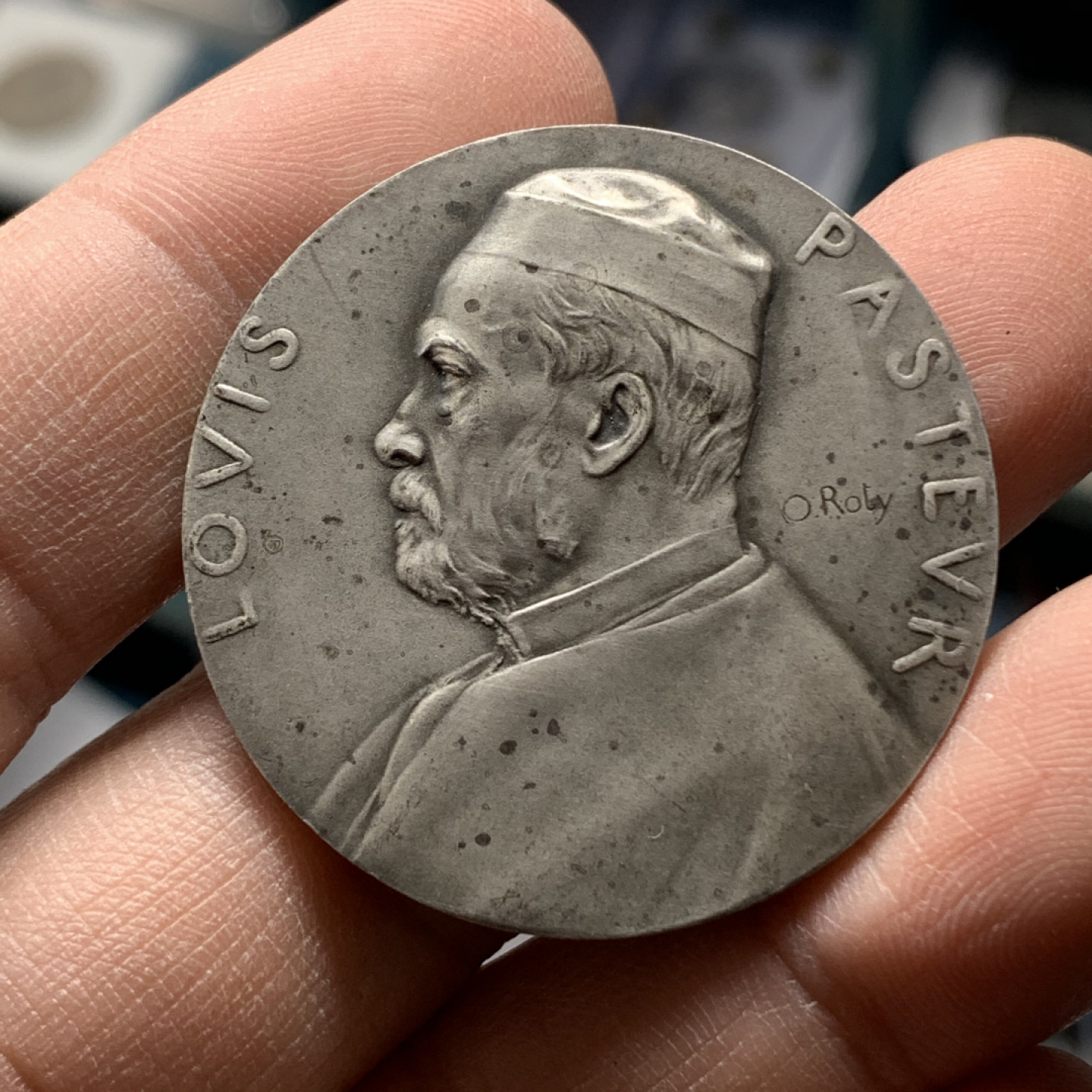 《竞宝斋》钱币微拍-第17场-本周日，周一2场连拍（全场顺丰包邮） 罗蒂设计 法国1888年路易斯·巴斯德纪念银章  直径37mm，重量21.72g。丰饶角+2等银边铭。