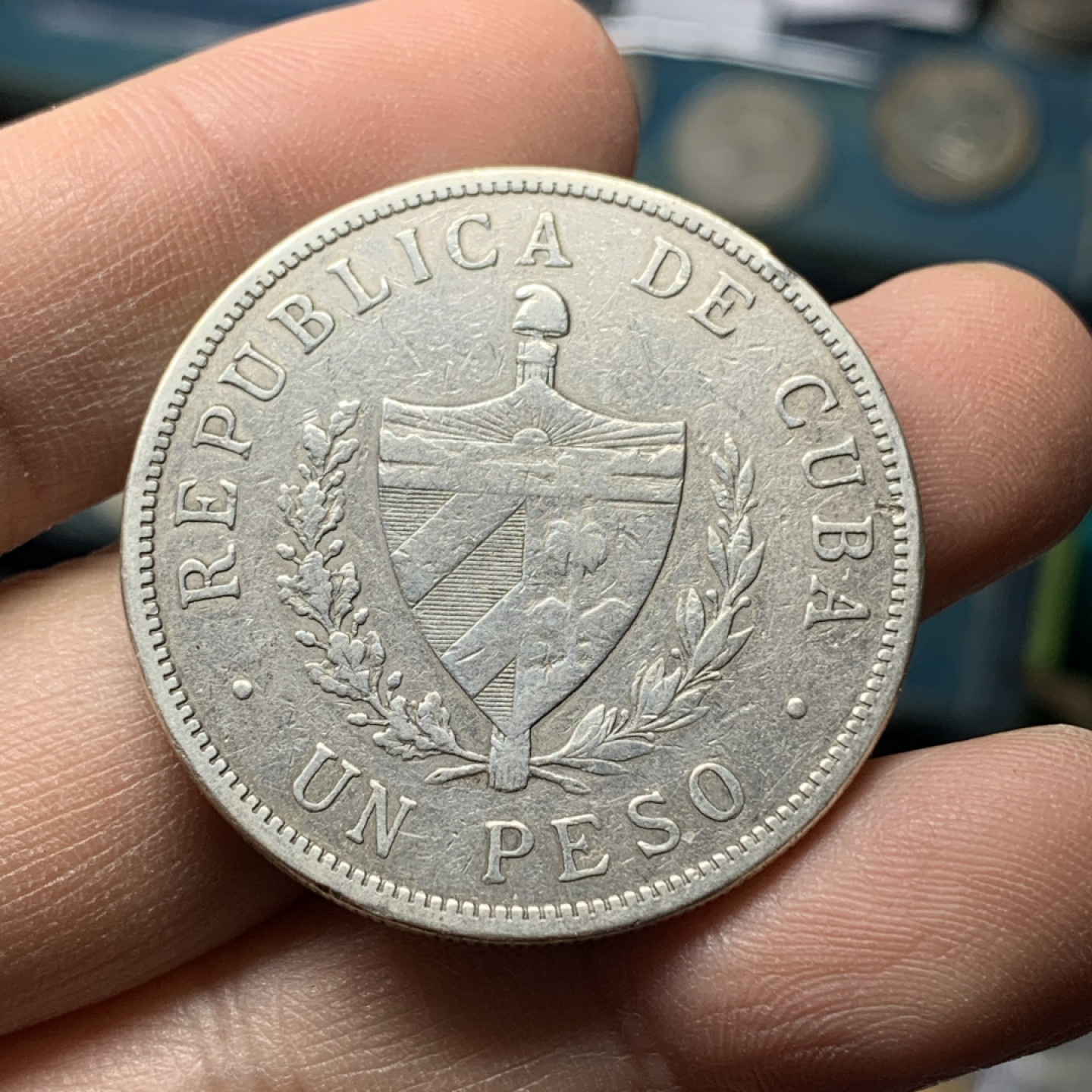 《竞宝斋》钱币微拍-第17场-本周日，周一2场连拍（全场顺丰包邮） 古巴 1915年（特年） 大五星 1比索 银币 少见年份 非常难得