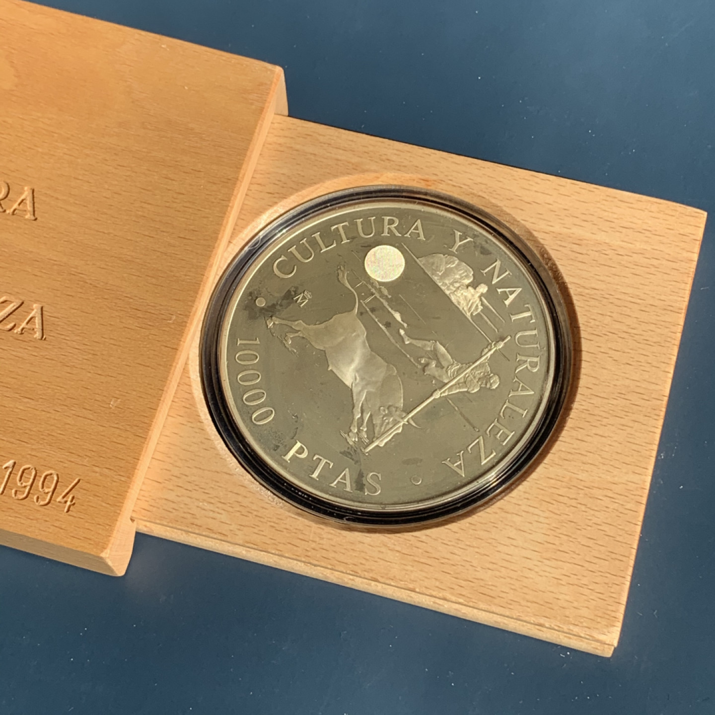 《竞宝斋》钱币微拍-第17场-本周日，周一2场连拍（全场顺丰包邮） 西班牙 1994年 自然文化系列 斗牛 10000比塞塔 大银币 168.75克 925银