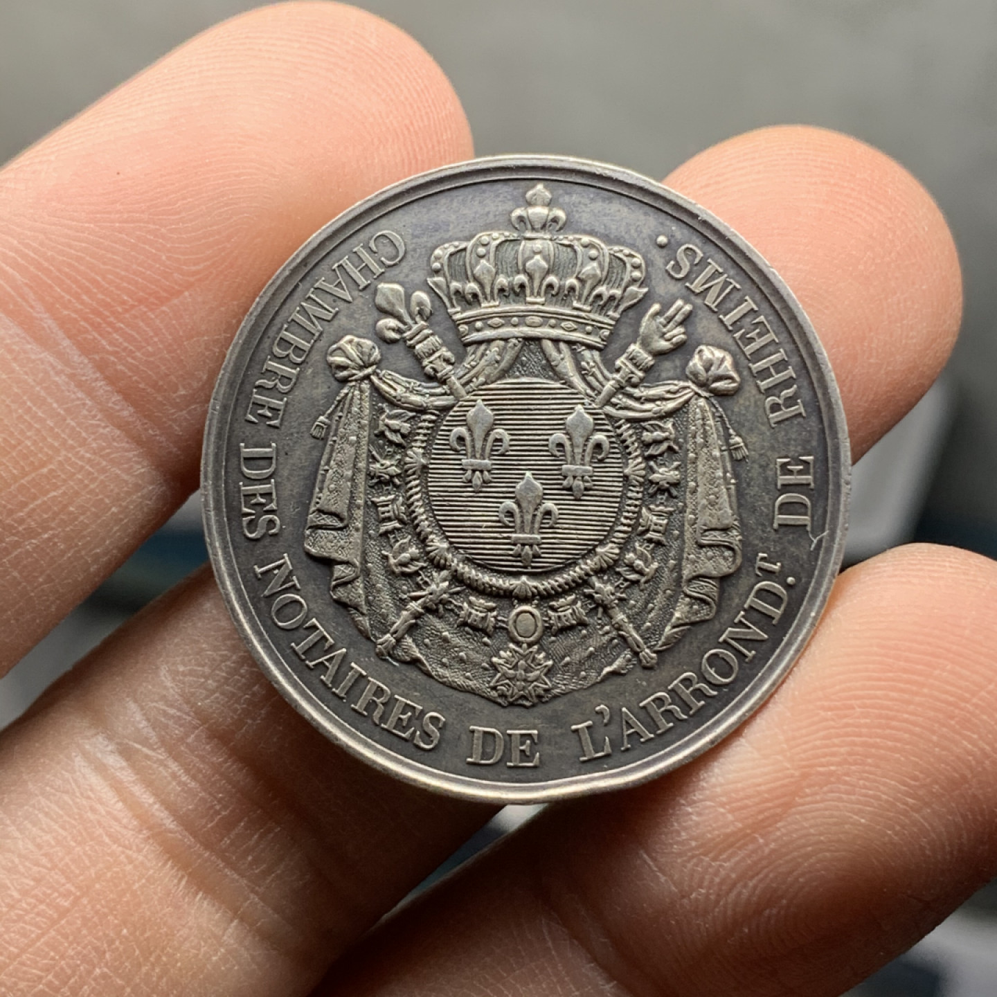 《竞宝斋》钱币微拍-第17场-本周日，周一2场连拍（全场顺丰包邮） 法国 1824年 公平女神圆形 银质代币 10.2克 30.16mm