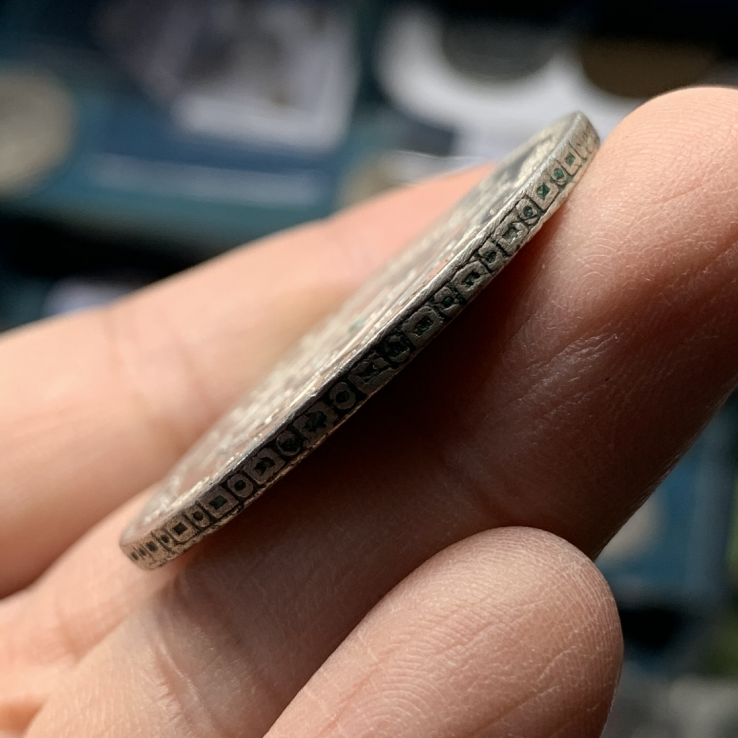 《竞宝斋》钱币微拍-第17场-本周日，周一2场连拍（全场顺丰包邮） 墨西哥 1798年 卡洛斯四世 8R 老双柱 带光无戳好品 这品相带盒子都过千了