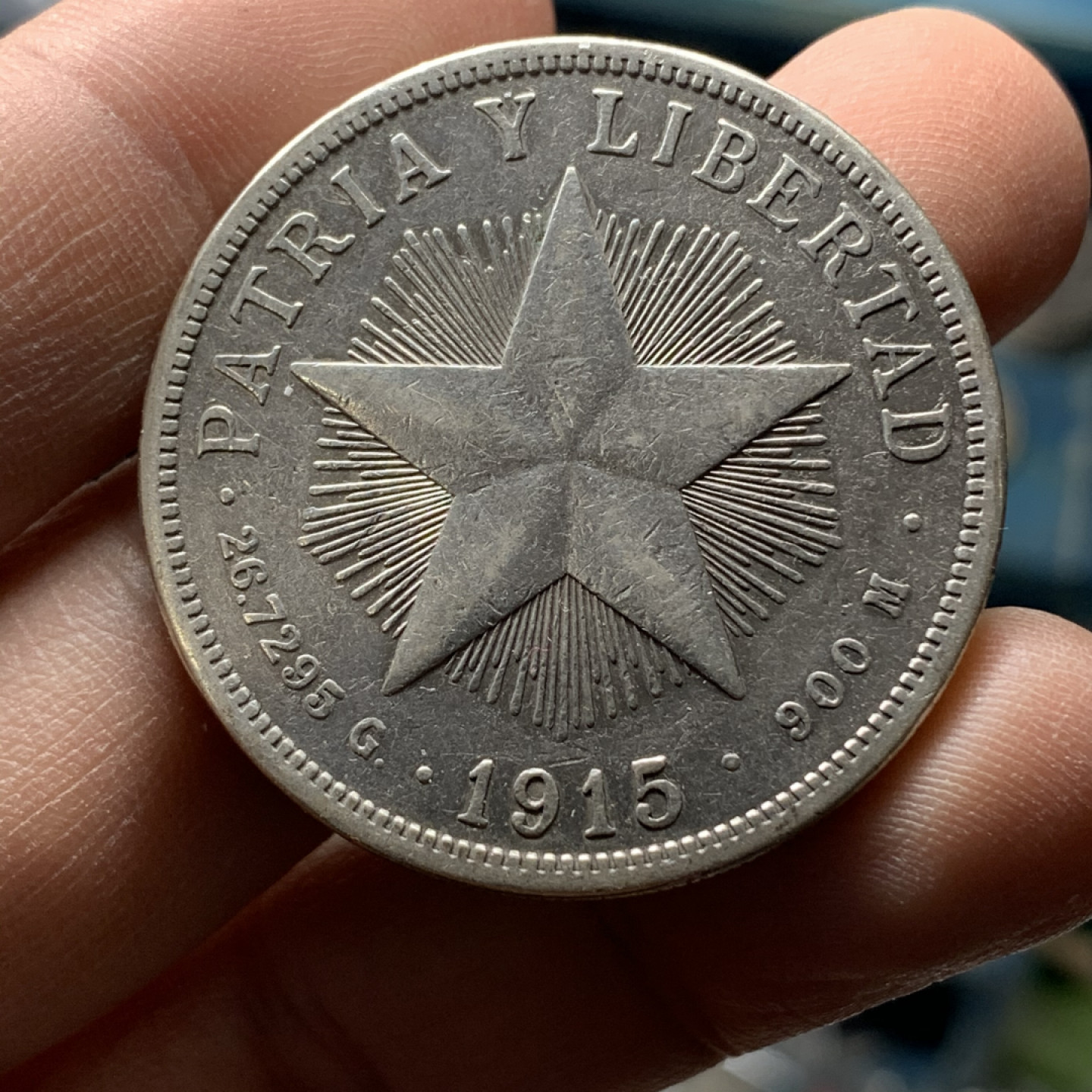 《竞宝斋》钱币微拍-第17场-本周日，周一2场连拍（全场顺丰包邮） 古巴 1915年（特年） 大五星 1比索 银币 少见年份 非常难得