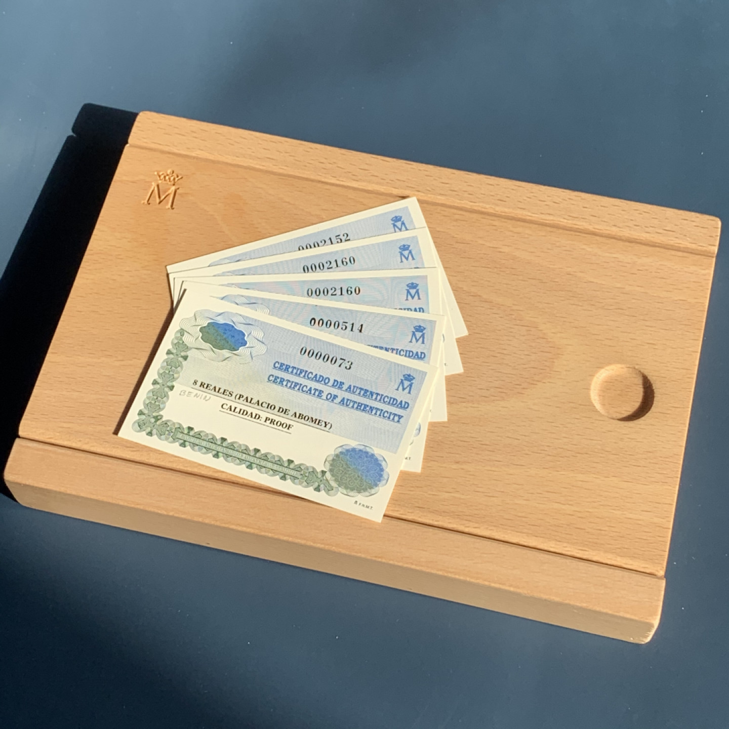 《竞宝斋》钱币微拍-第17场-本周日，周一2场连拍（全场顺丰包邮） 西班牙 1997年 世界遗产系列 2000比塞塔 五枚套 银币重量 135克 精制银币 原盒证书 非常完美