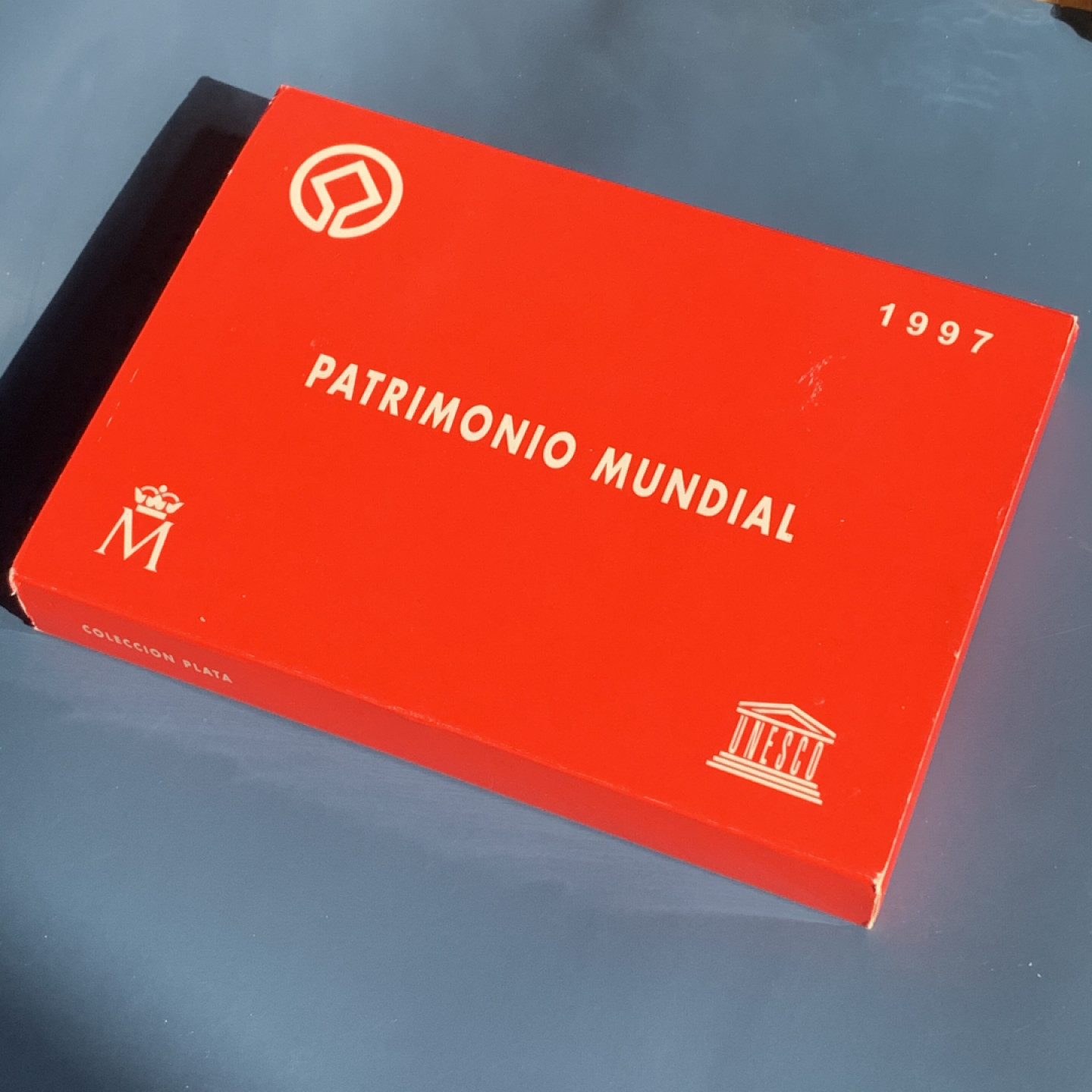 《竞宝斋》钱币微拍-第17场-本周日，周一2场连拍（全场顺丰包邮） 西班牙 1997年 世界遗产系列 2000比塞塔 五枚套 银币重量 135克 精制银币 原盒证书 非常完美