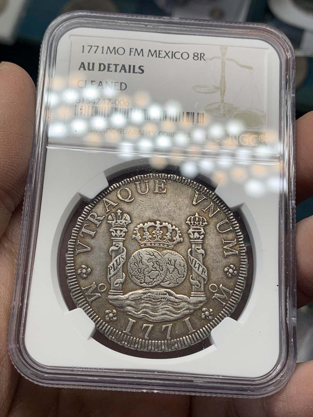 《竞宝斋》钱币微拍-第17场-本周日，周一2场连拍（全场顺丰包邮） NGC-AU 墨西哥 1771年 卡洛斯三世地球双柱 8R 银币 背面底光 一流的细节 错杀没给分