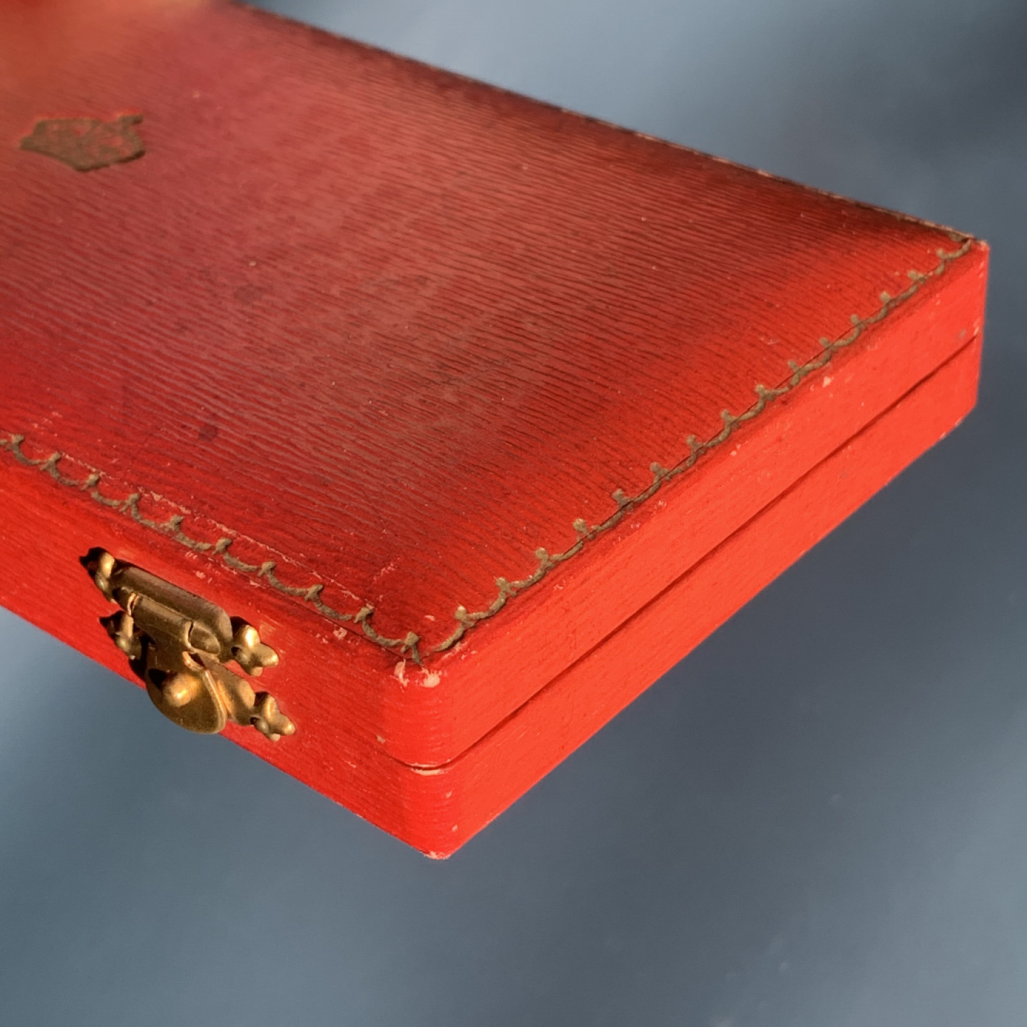 《竞宝斋》钱币微拍-第17场-本周日，周一2场连拍（全场顺丰包邮） 英国 1936年 乔五/乔六/爱八 三皇勋章 铜 原盒证书 出厂状态 非常难得